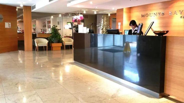 Lovely City Apartment With Private Courtyard, Pool, Free Parking, Gym Perth Bagian luar foto